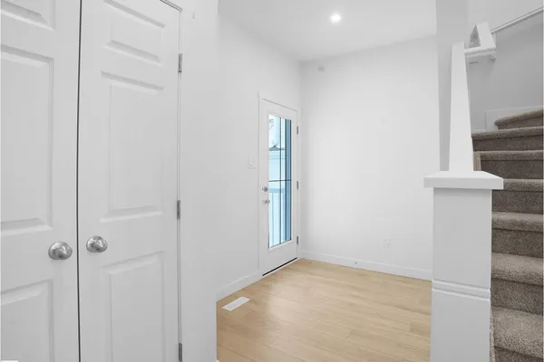 17736 7 ST NE photo 3