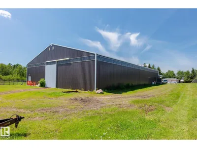 860 41 AV SW photo 47