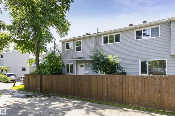 5418 144B AV NW photo 2