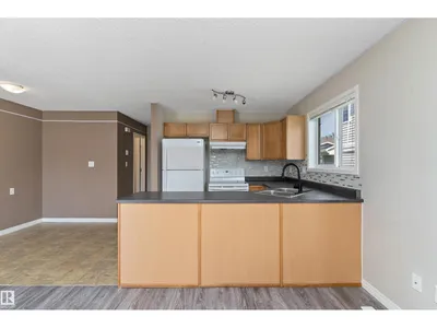 #56 130 HYNDMAN CR NW photo 10
