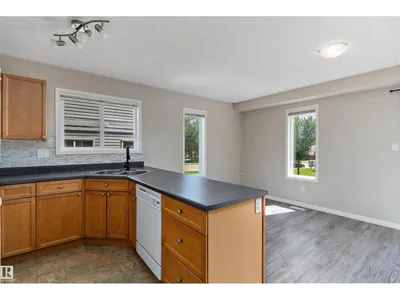 #56 130 HYNDMAN CR NW photo 12