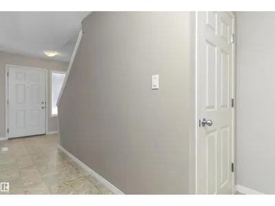 #56 130 HYNDMAN CR NW photo 5