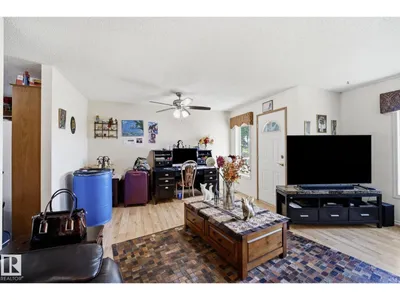 10840 25 AV NW photo 11