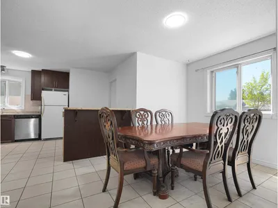4827 17 AV NW photo 21