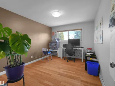 9256 75 ST NW photo 28