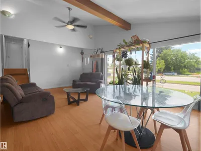 9256 75 ST NW photo 12