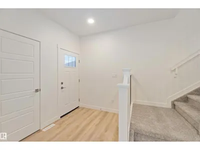 2503 194 ST NW photo 5