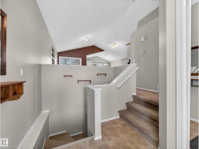 7912 10 AV SW, Edmonton