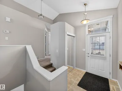 7912 10 AV SW photo 5