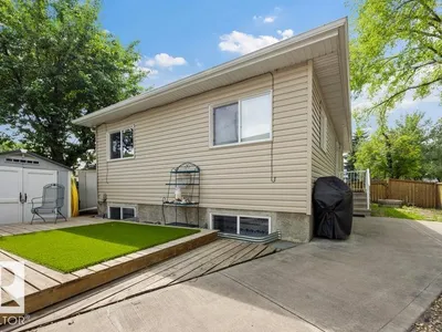 9530 122 AV NW photo 31