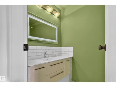 6712 36A AV NW photo 10