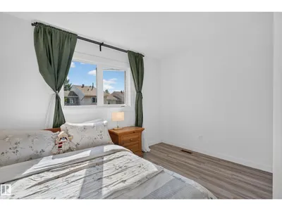 6712 36A AV NW photo 35