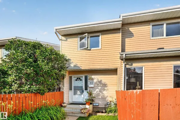 6712 36A AV NW photo 2