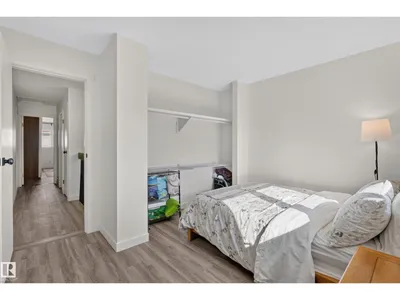 6712 36A AV NW photo 34