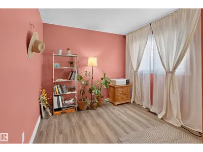 6712 36A AV NW photo 37