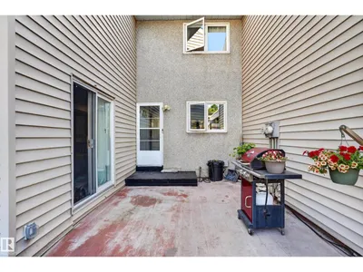6712 36A AV NW photo 47