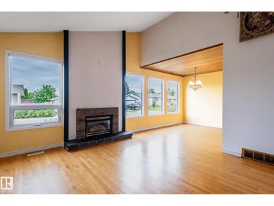 11415 142 AV NW photo 9