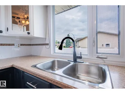 11415 142 AV NW photo 15