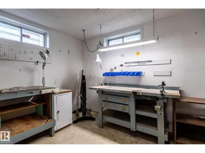 11415 142 AV NW photo 37