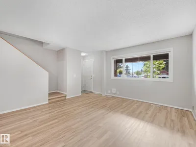 #55 13833 30 ST NW photo 4