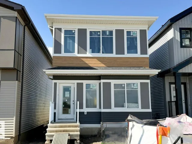 2744 7 AV SW, Edmonton