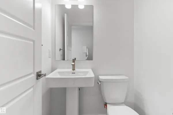 1848 187 ST NW photo 3