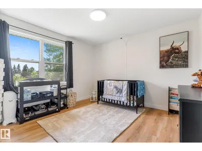 4009 37 AV NW photo 24