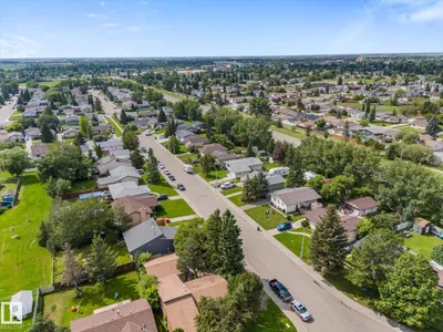 4009 37 AV NW photo 40