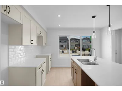 7335 181 AV NW photo 14