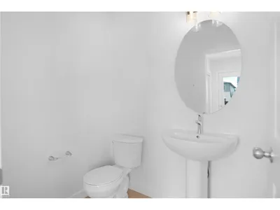 7335 181 AV NW photo 17