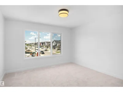 7335 181 AV NW photo 21