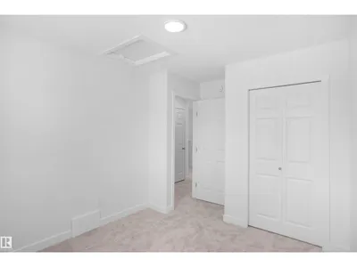 7335 181 AV NW photo 26