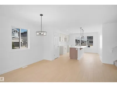 7335 181 AV NW photo 8