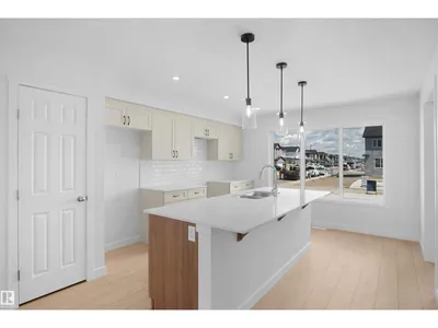 7335 181 AV NW photo 9