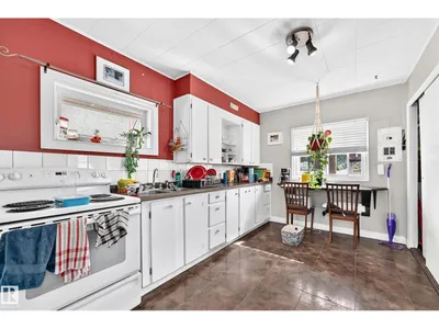 11939 89 ST NW photo 12