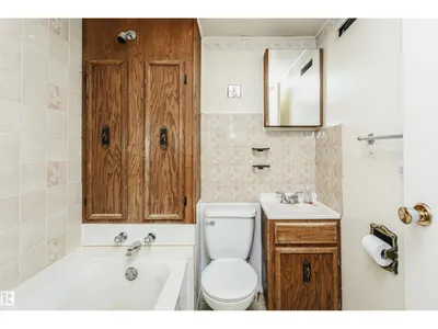 10105 98 AV photo 19