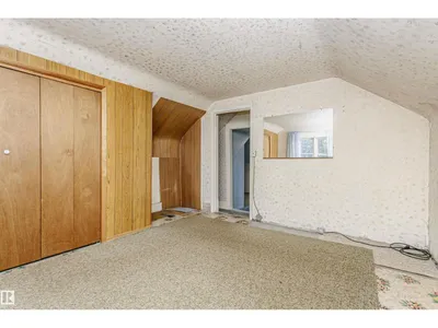 10105 98 AV photo 23