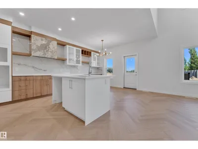 379 Linden LO photo 14
