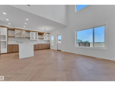 379 Linden LO photo 18