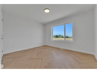 379 Linden LO photo 25
