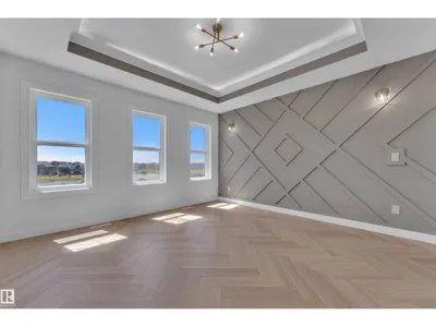 379 Linden LO photo 32