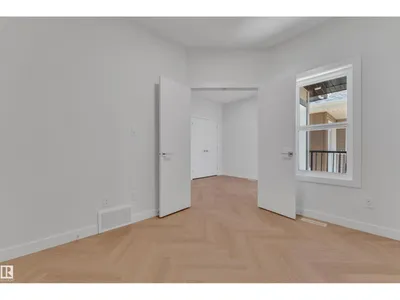 379 Linden LO photo 8