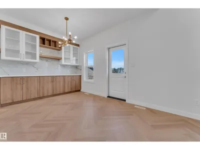 379 Linden LO photo 17
