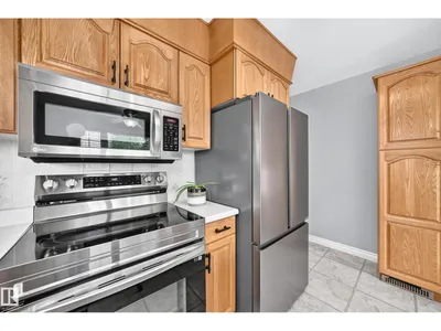 7916 130 AV NW photo 10