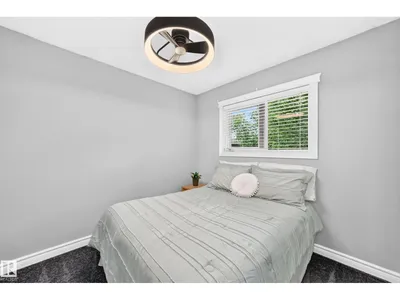 7916 130 AV NW photo 16