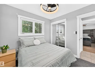 7916 130 AV NW photo 17