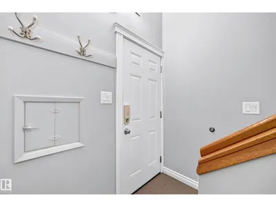 7916 130 AV NW photo 22