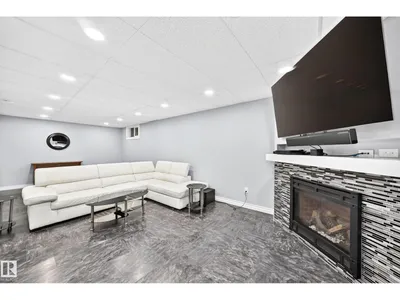 7916 130 AV NW photo 26