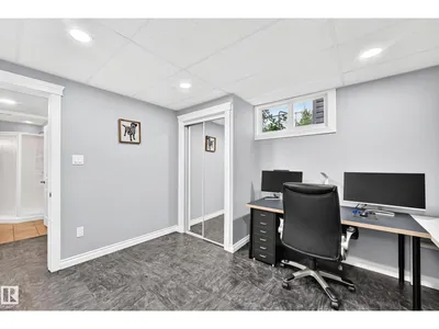 7916 130 AV NW photo 31