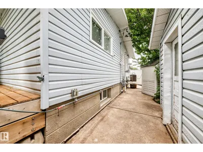 7916 130 AV NW photo 42
